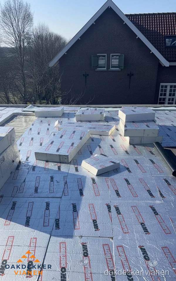 IKO PIR isolatieplaten op plat dak in Vianen